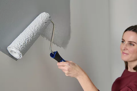 how long does paint take to dry on interior wall surface